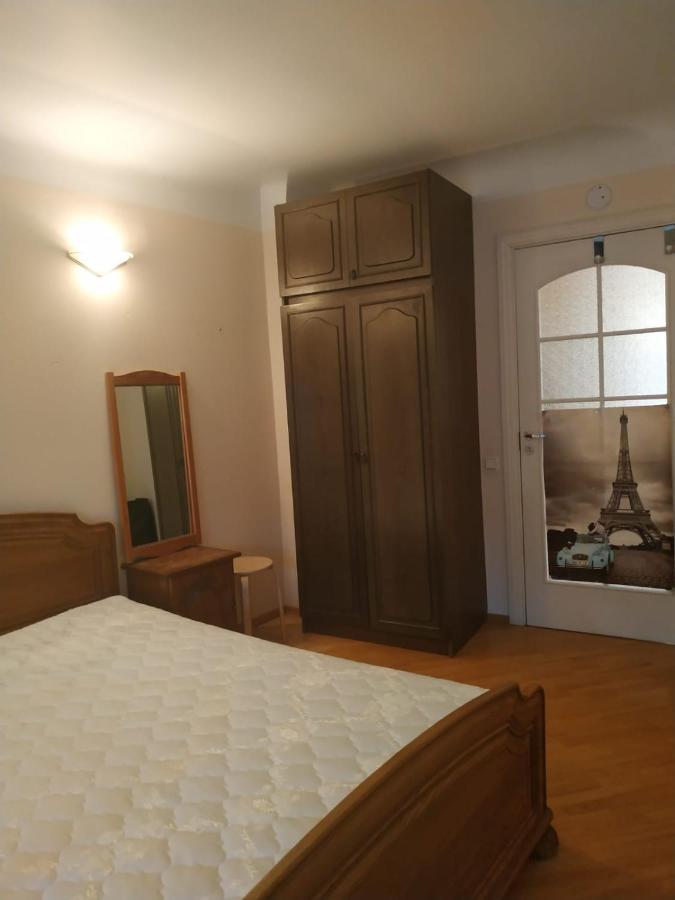 Red Nose Roof-Top Apartment ريغا المظهر الخارجي الصورة